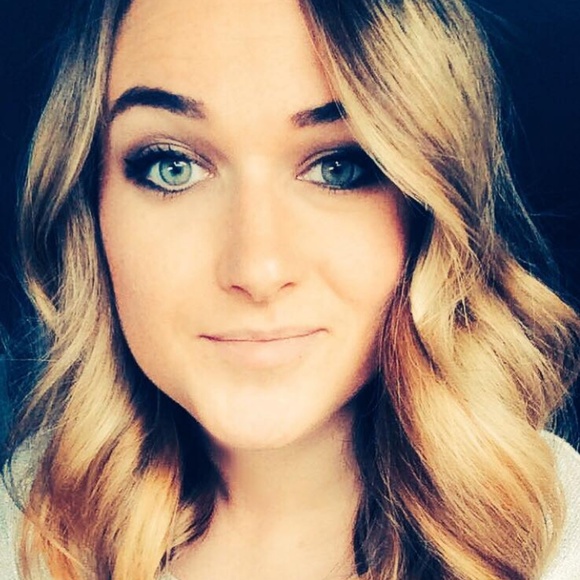 Meet your Posher, Brianna - Picture 3 of 4